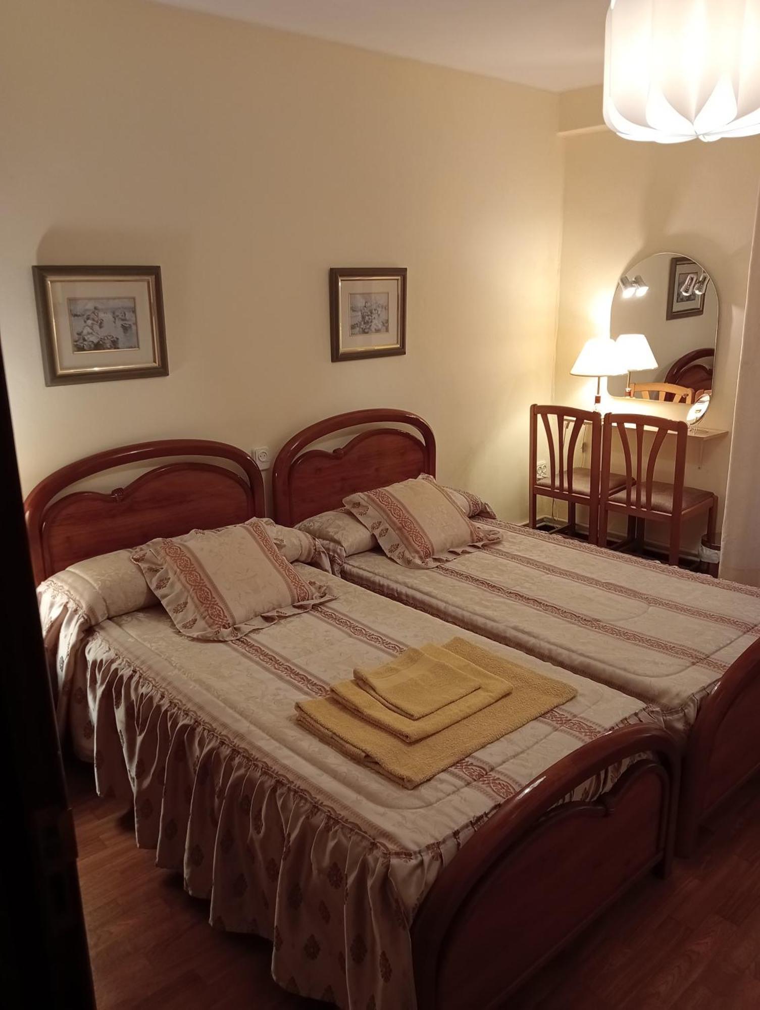 Habitacion Matrimonial Centro Ciudad Oviedo Luaran gambar